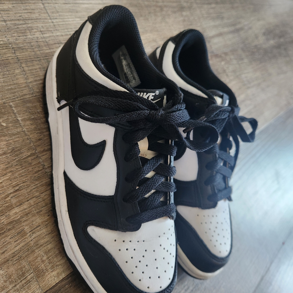 Nike Black and White Sneakers